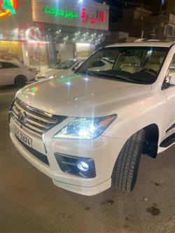 لێکزس LX